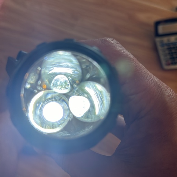 ❤️5 for $25❤️ - Hand Crank Flashlight no battery required perfect for hikers etc - Picture 4 of 9